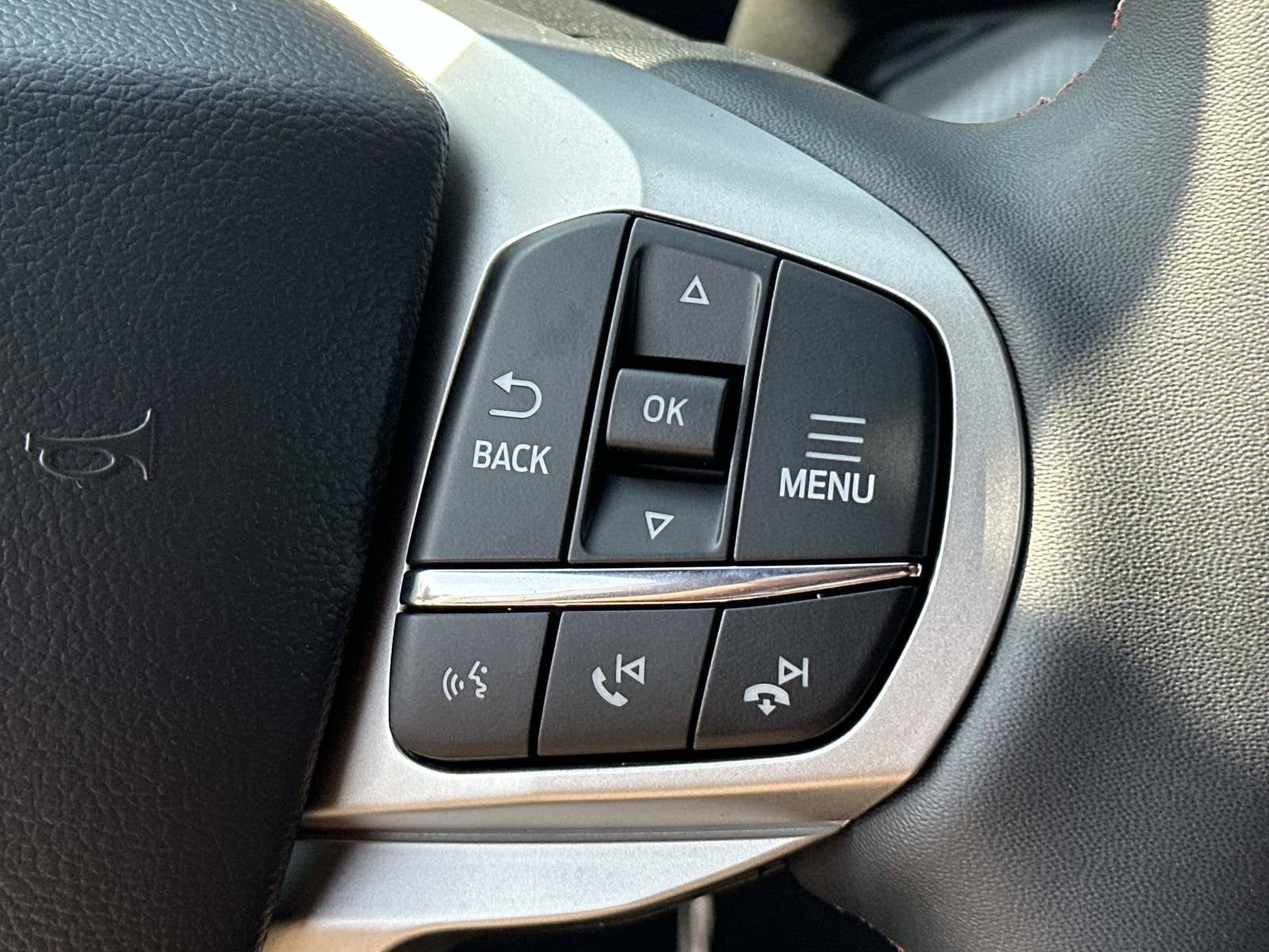 2027 Ford Explorer Active w/200A Pkg