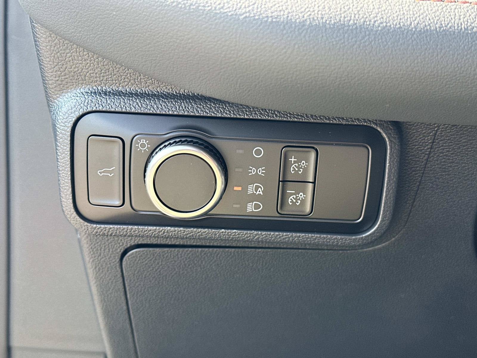 2027 Ford Explorer Active w/200A Pkg