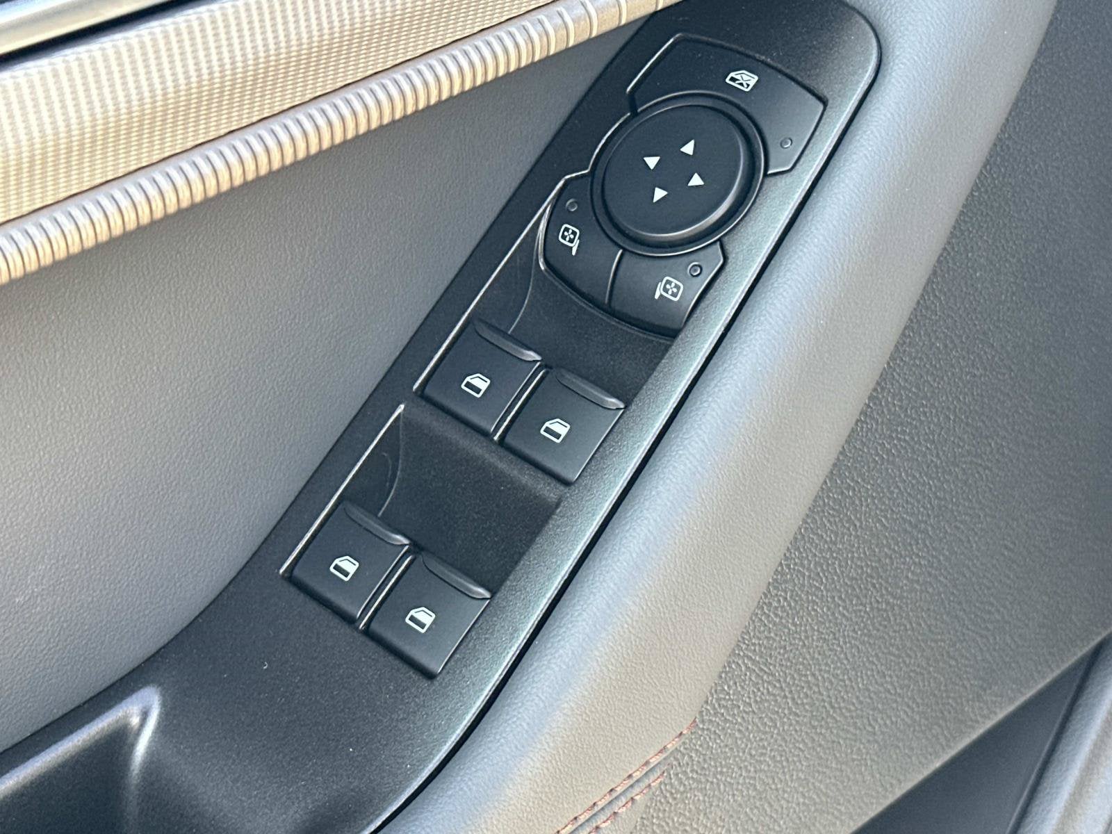 2027 Ford Explorer Active w/200A Pkg