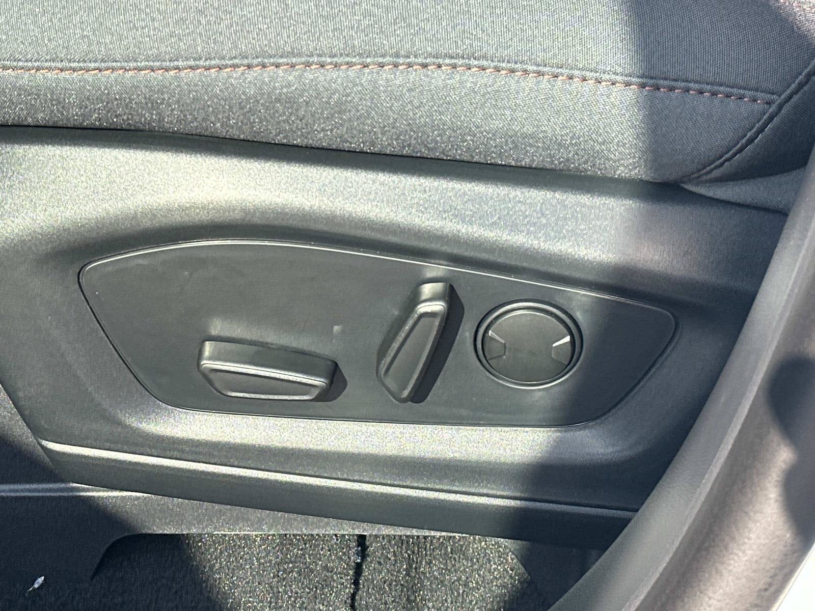 2027 Ford Explorer Active w/200A Pkg