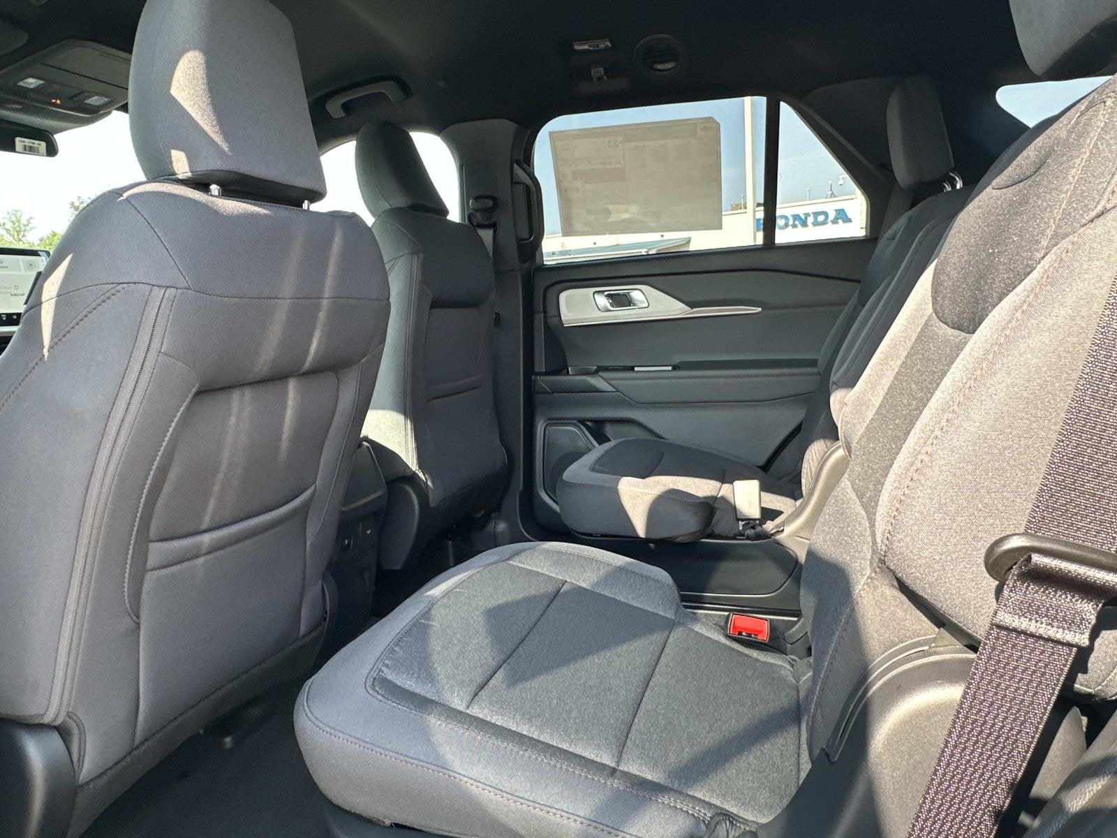 2027 Ford Explorer Active w/200A Pkg