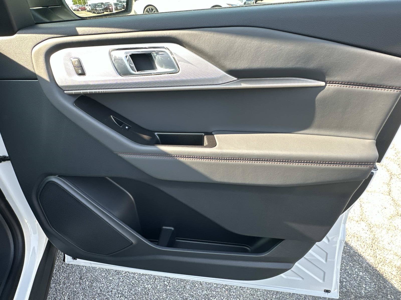 2027 Ford Explorer Active w/200A Pkg
