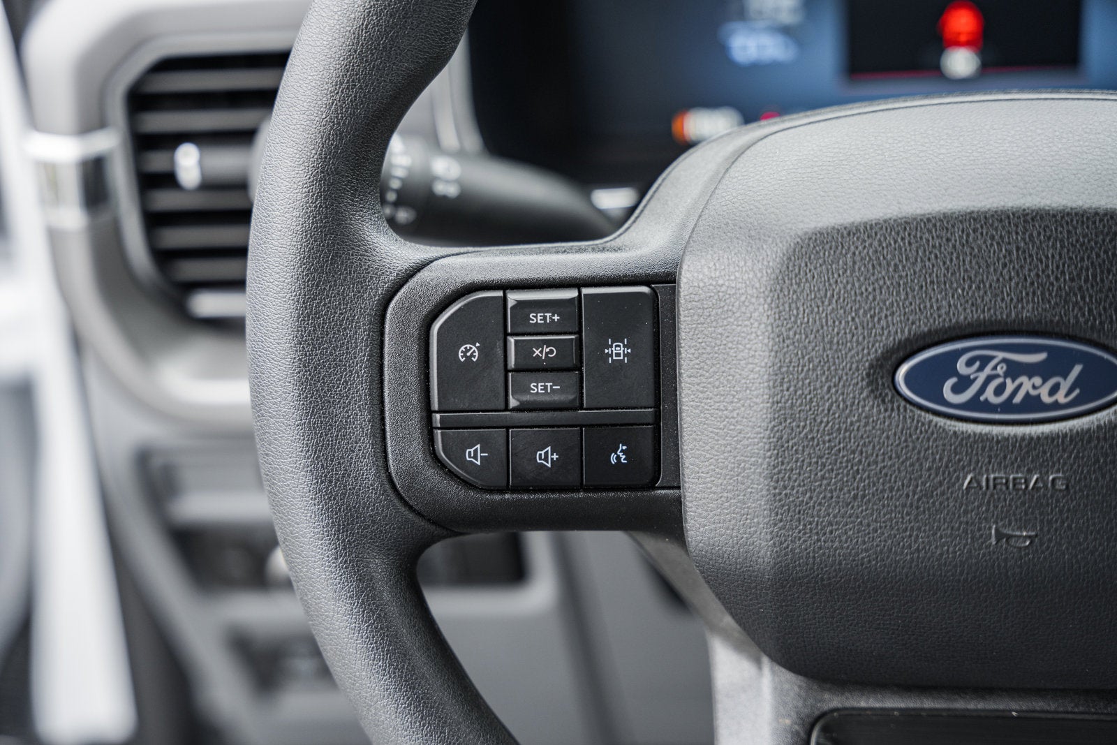 2024 Ford F-150 Lightning Pro