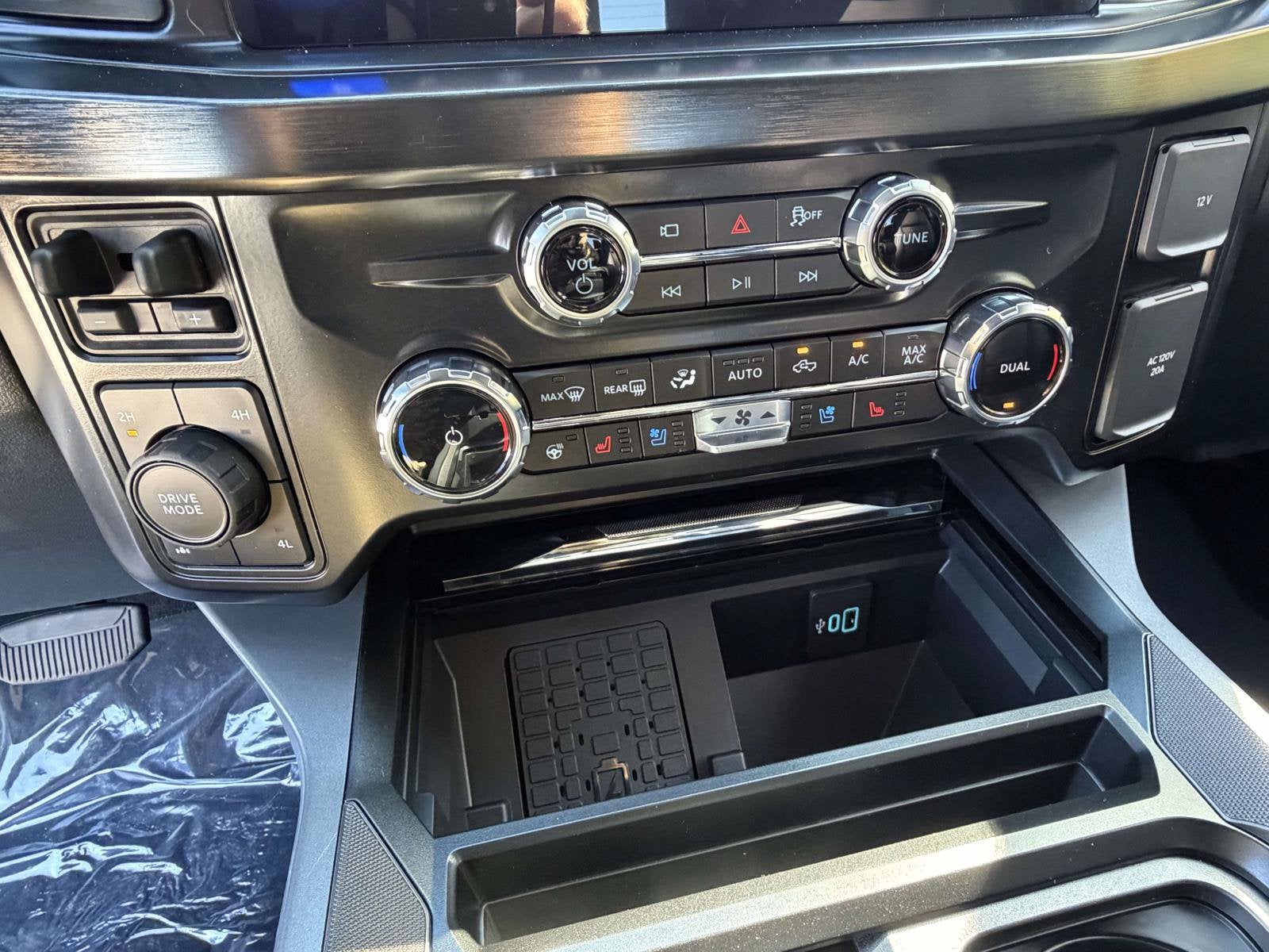2027 Ford Super Duty F-250 SRW LARIAT