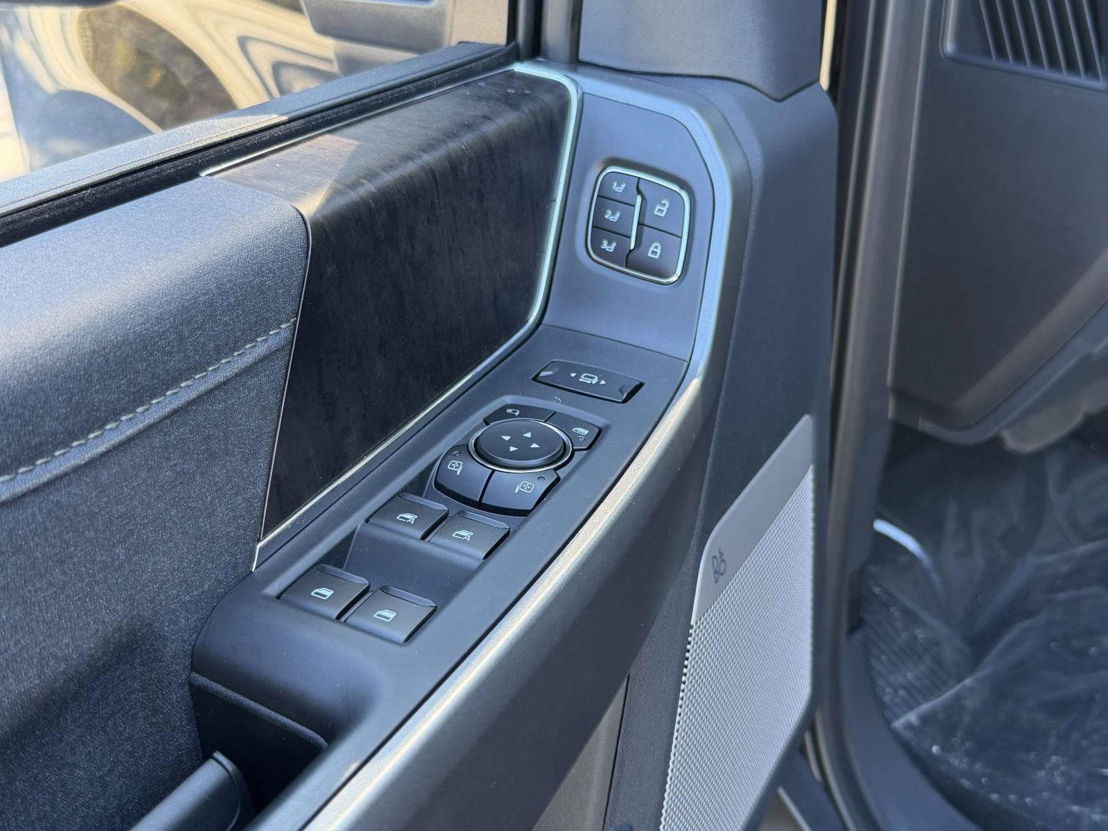 2027 Ford Super Duty F-250 SRW LARIAT