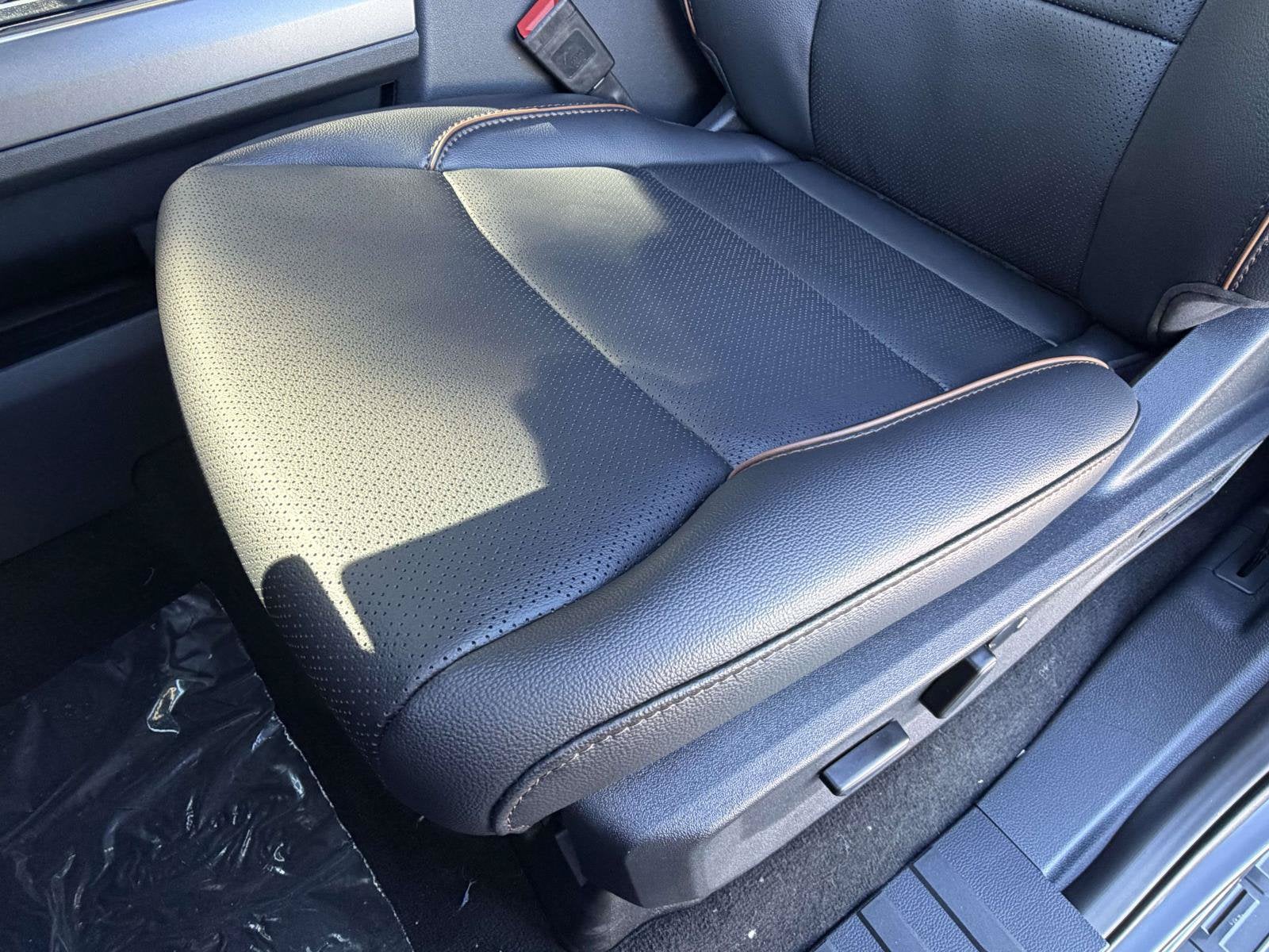 2027 Ford Super Duty F-250 SRW LARIAT