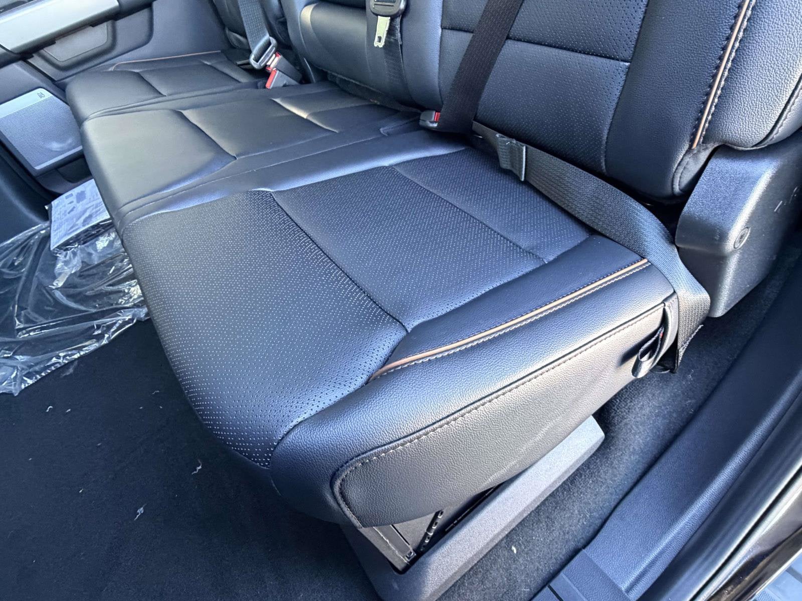 2027 Ford Super Duty F-250 SRW LARIAT