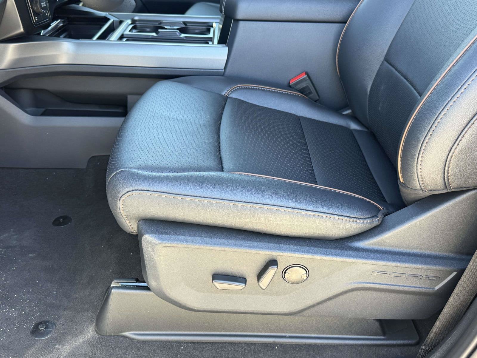 2027 Ford Super Duty F-250 SRW LARIAT