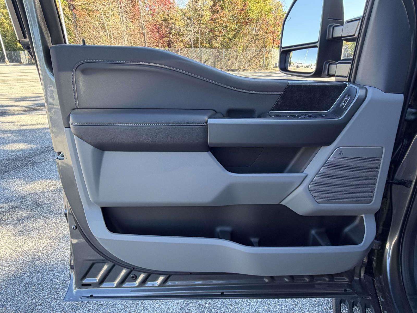 2027 Ford Super Duty F-250 SRW XLT