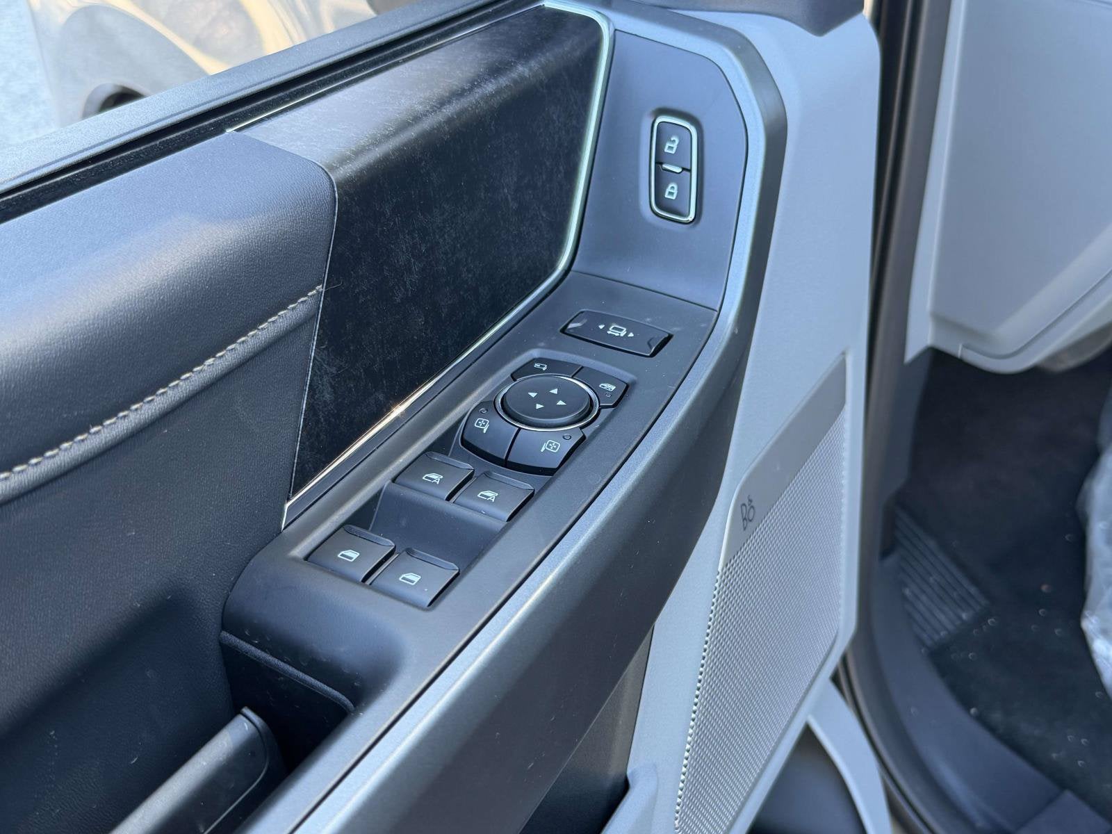 2027 Ford Super Duty F-250 SRW XLT
