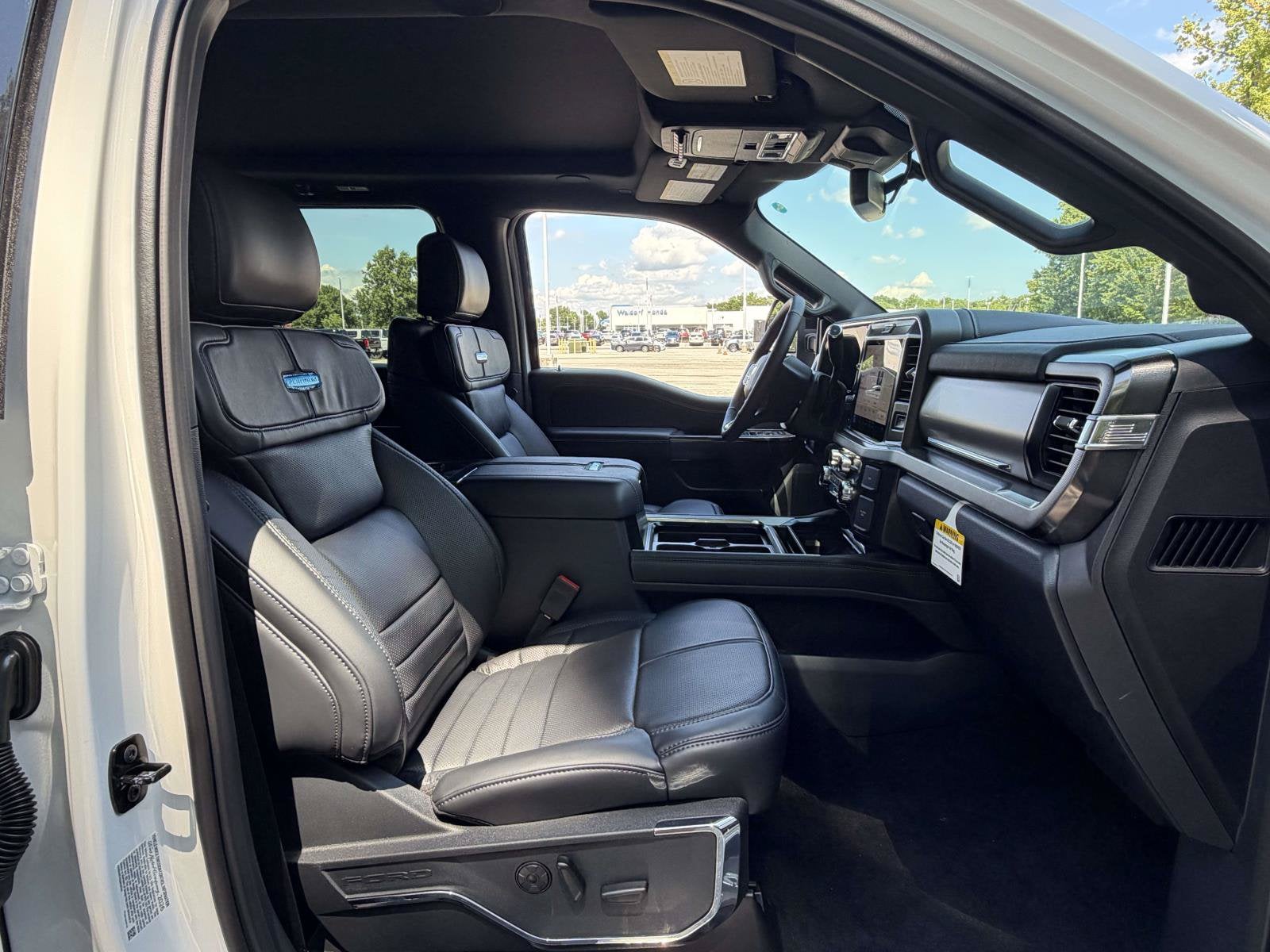2026 Ford Super Duty F-350 SRW Platinum