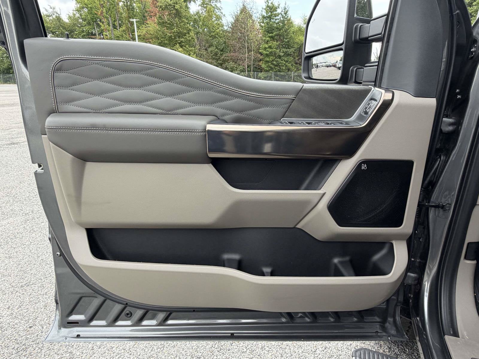 2026 Ford Super Duty F-350 SRW Platinum