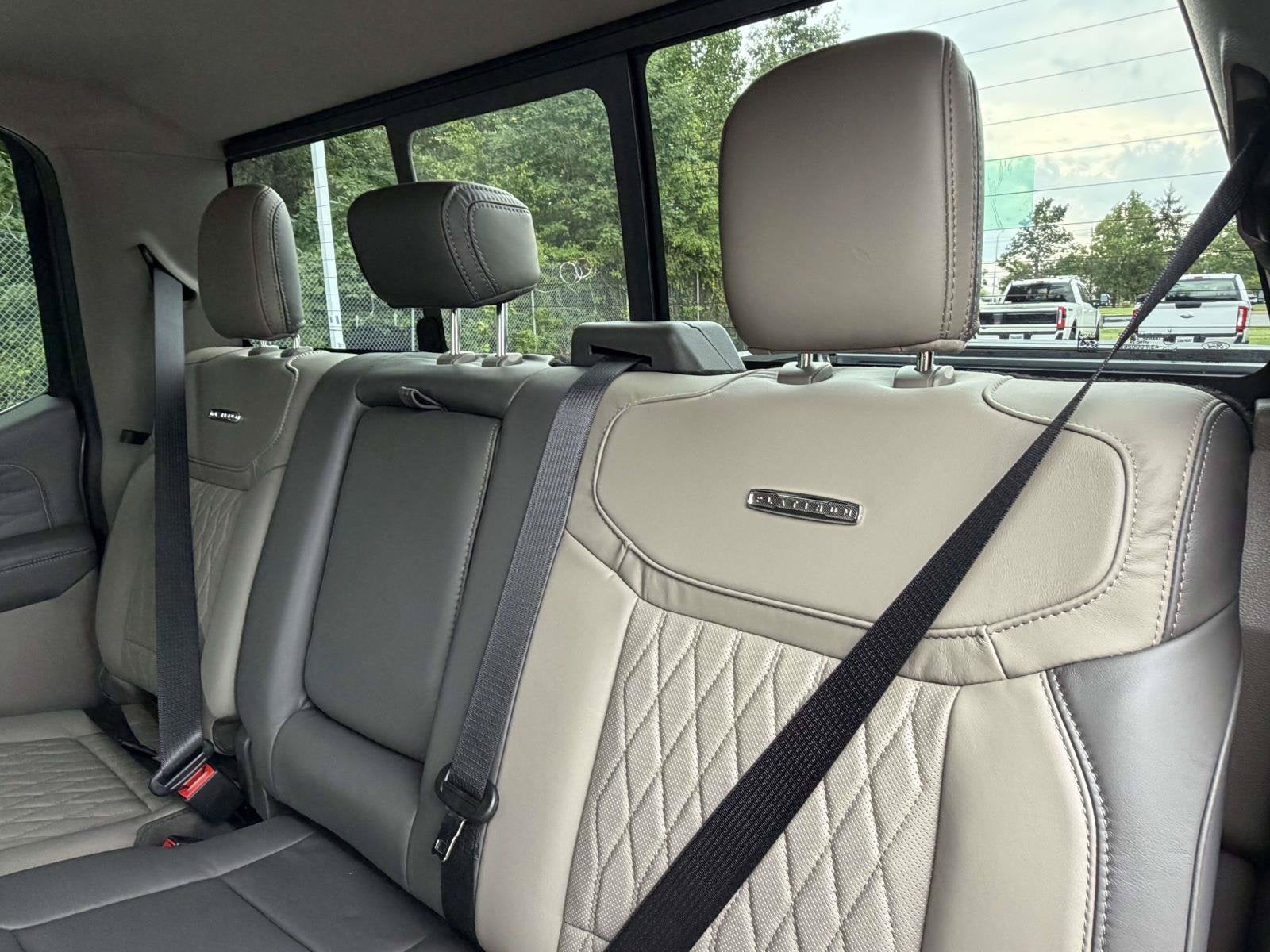 2026 Ford Super Duty F-350 SRW Platinum