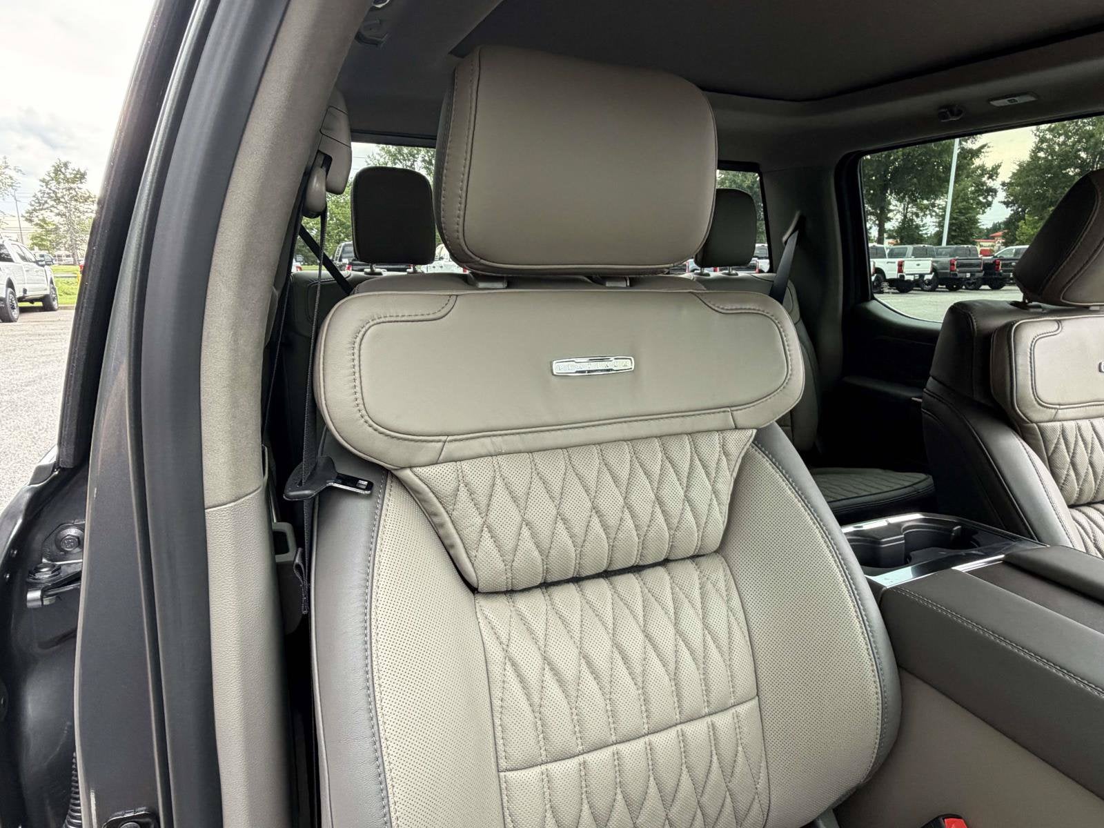 2026 Ford Super Duty F-350 SRW Platinum