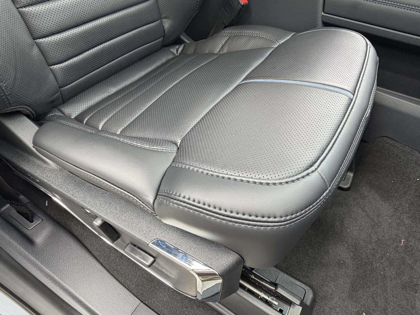 2026 Ford Super Duty F-350 SRW Platinum