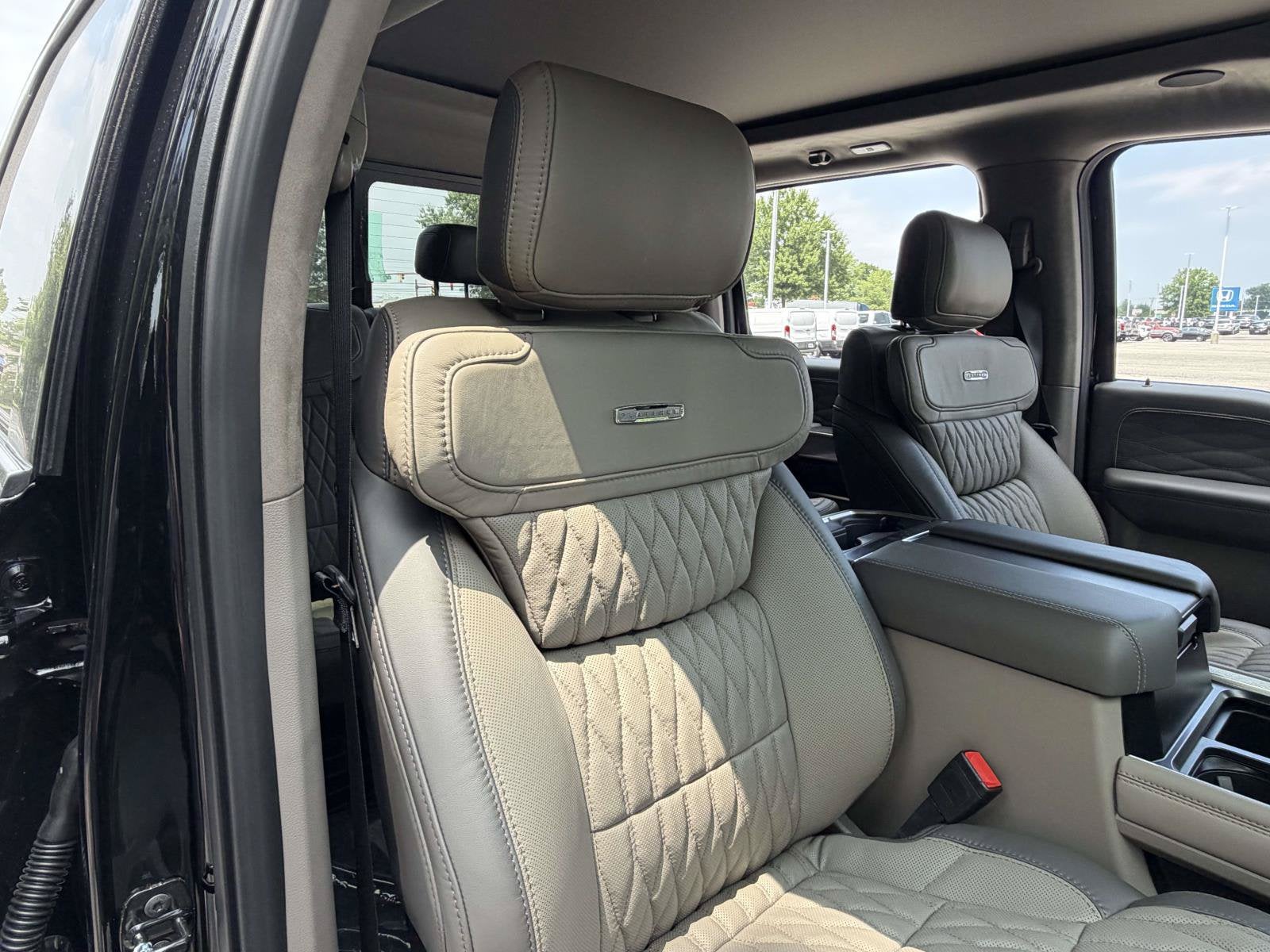 2026 Ford Super Duty F-350 SRW Platinum