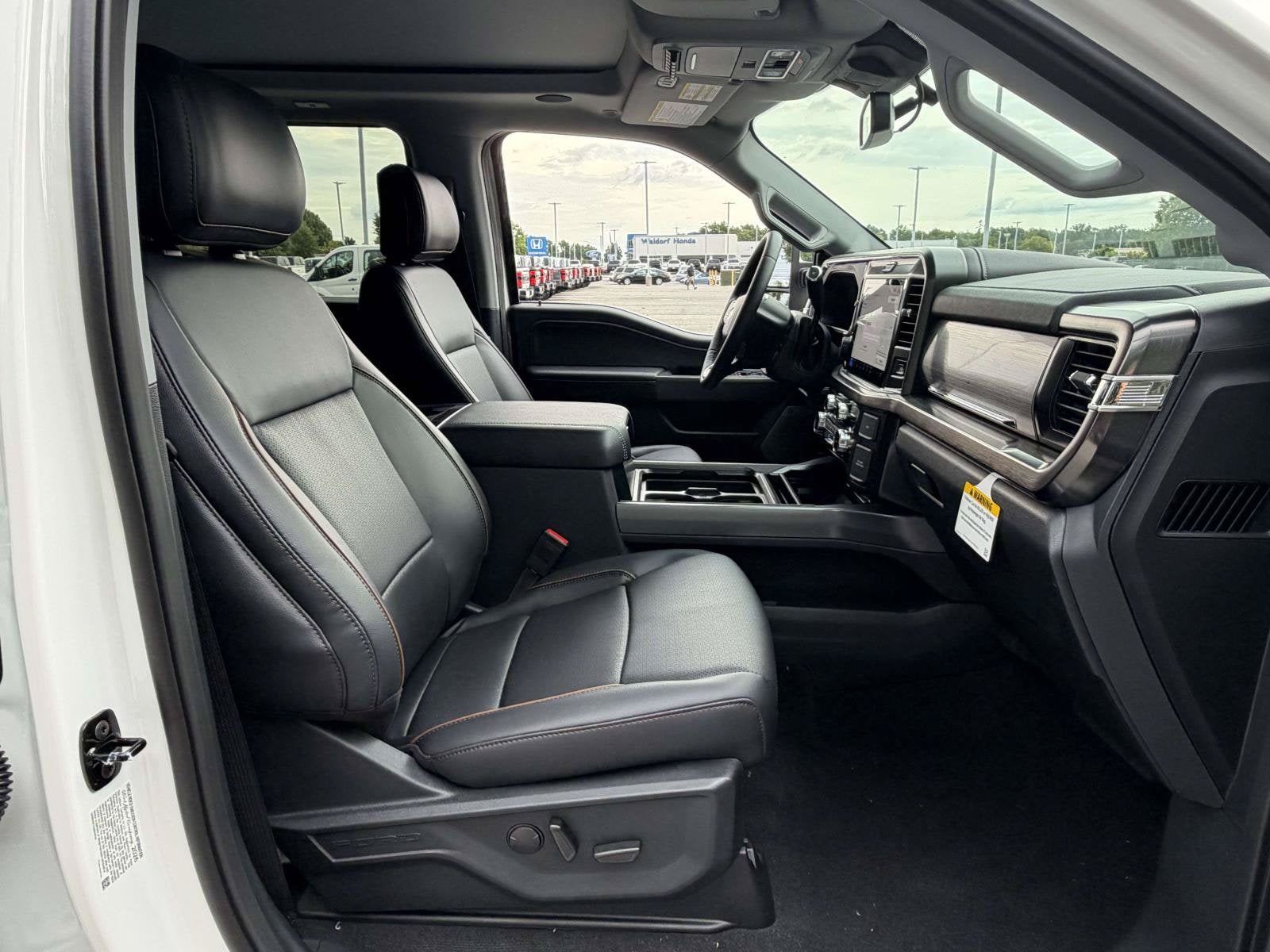 2026 Ford Super Duty F-350 SRW LARIAT