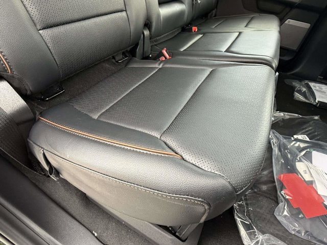 2026 Ford Super Duty F-350 DRW LARIAT