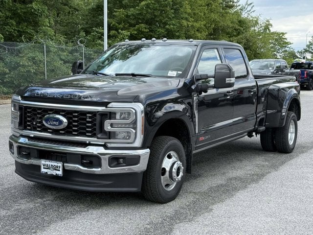 2026 Ford Super Duty F-350 DRW LARIAT