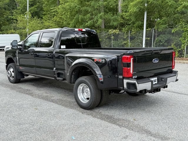 2026 Ford Super Duty F-350 DRW LARIAT