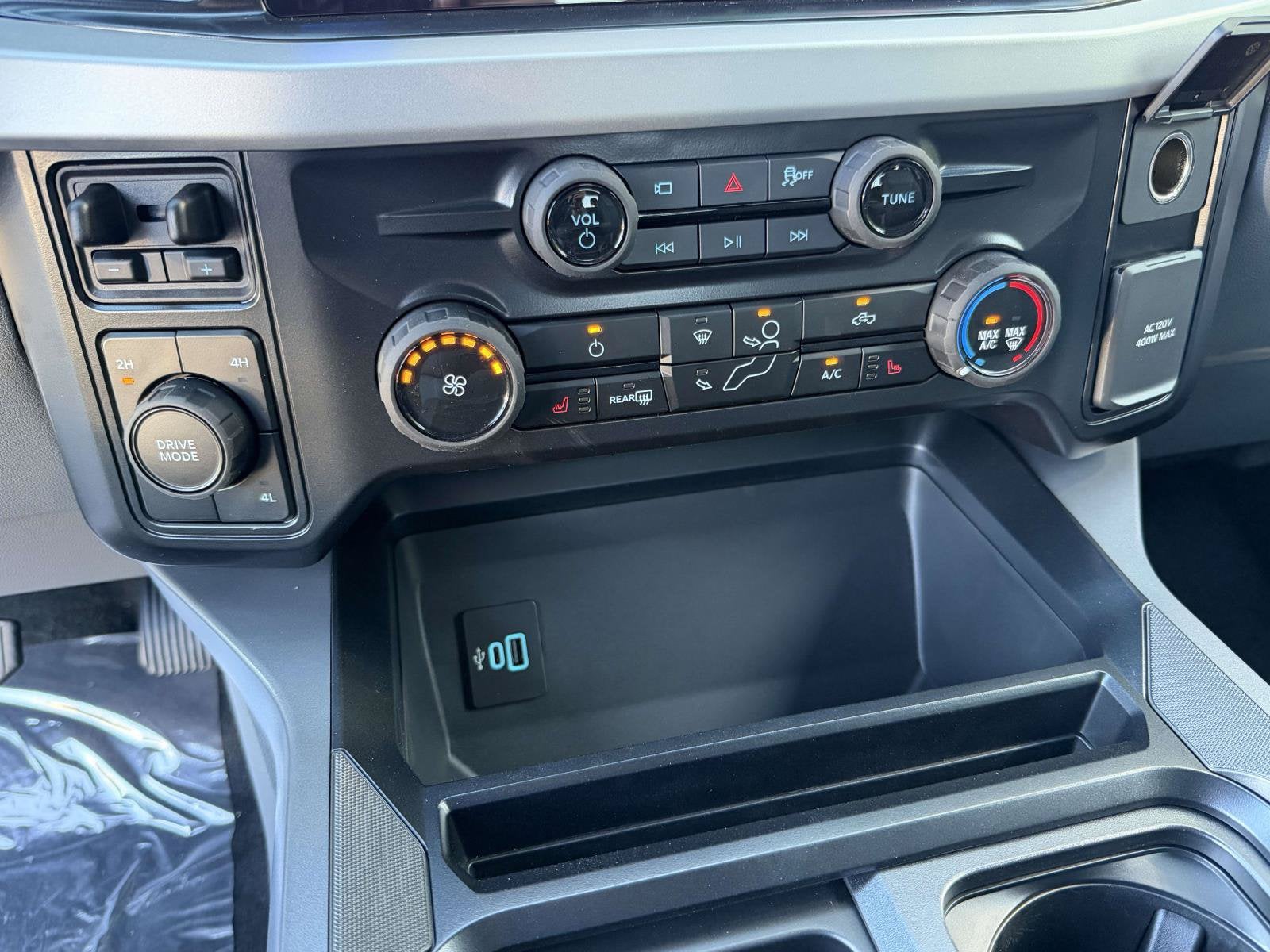 2027 Ford Super Duty F-350 DRW XLT