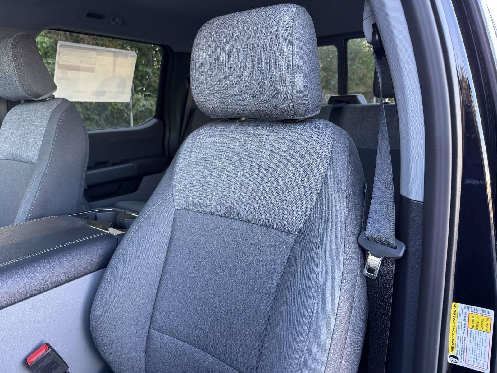 2027 Ford Super Duty F-350 DRW XLT