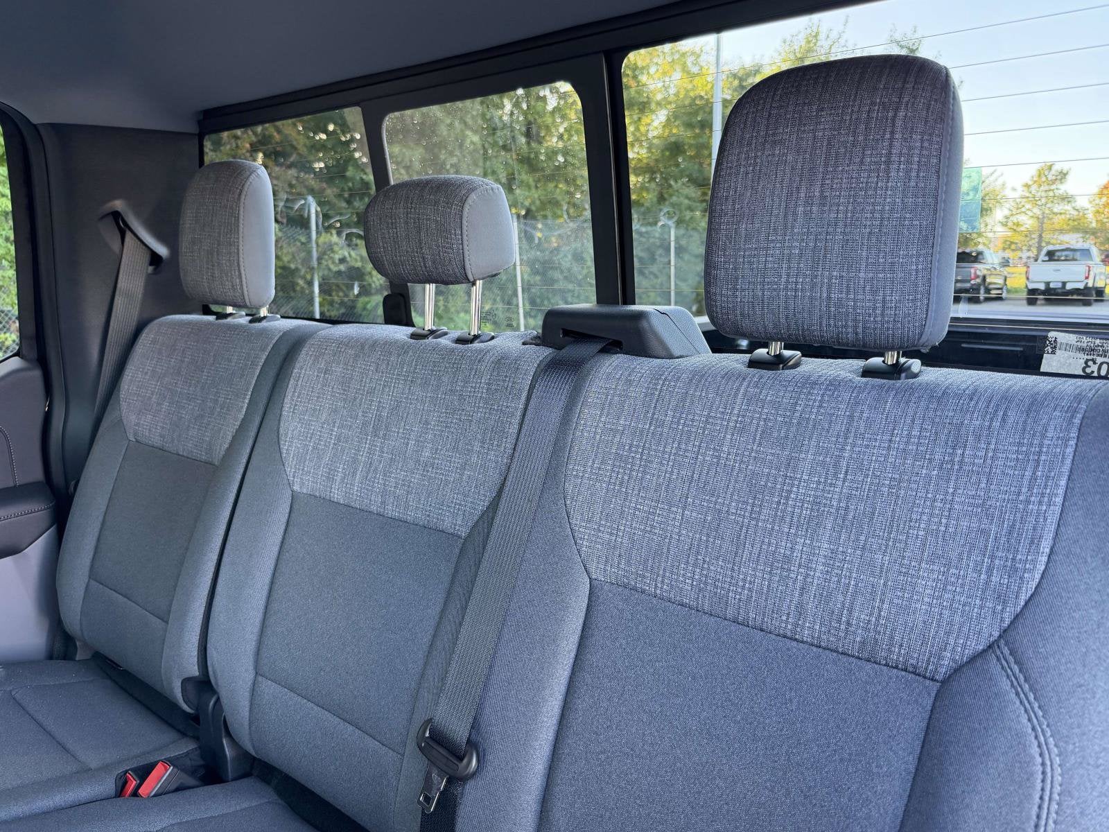 2027 Ford Super Duty F-350 DRW XLT