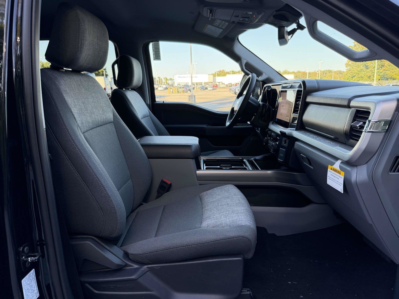2027 Ford Super Duty F-350 DRW XLT