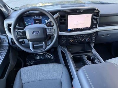 2027 Ford Super Duty F-350 DRW XLT