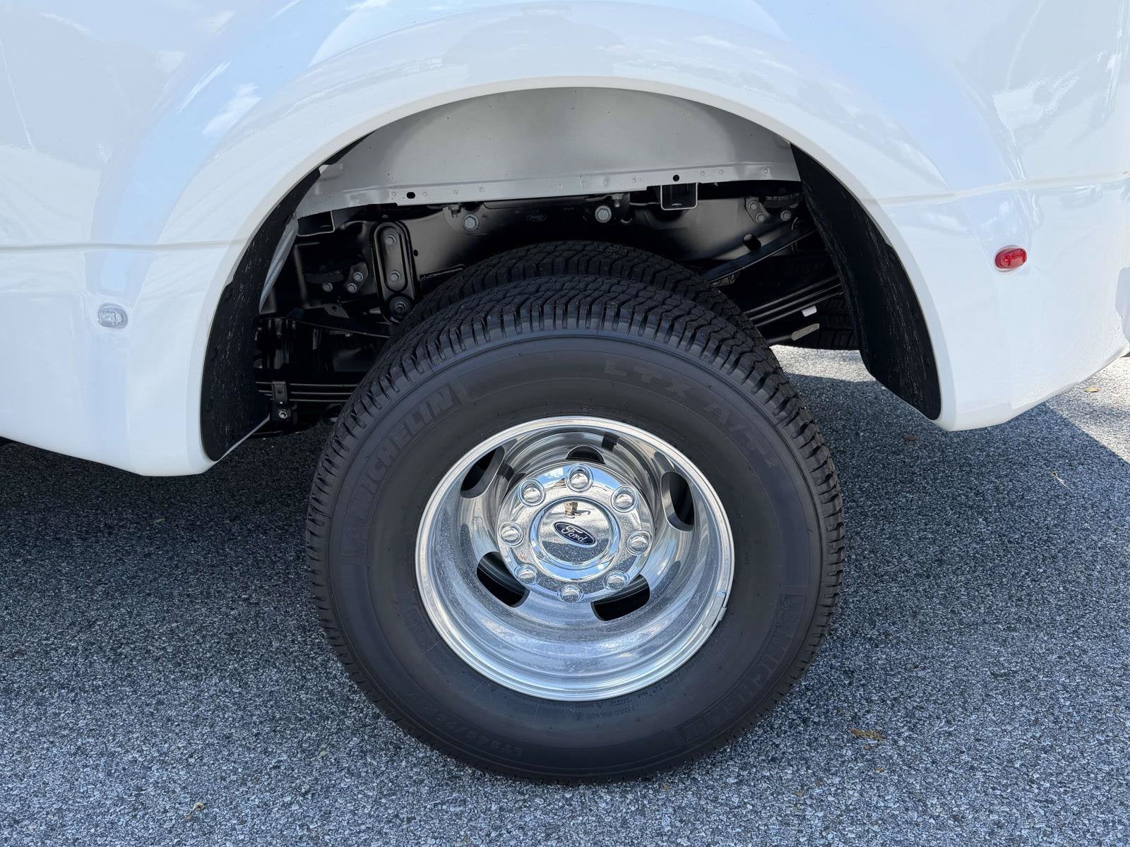 2026 Ford Super Duty F-350 DRW LARIAT