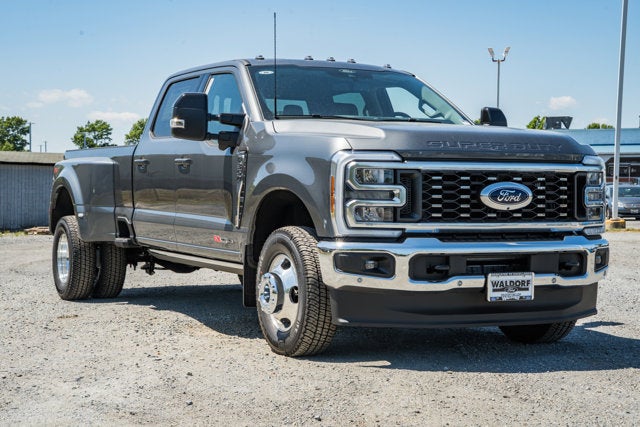 2026 Ford Super Duty F-350 DRW LARIAT