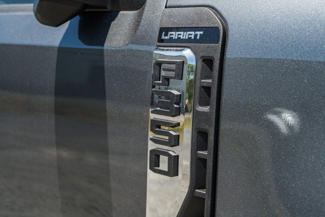 2026 Ford Super Duty F-350 DRW LARIAT