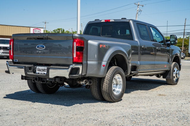 2026 Ford Super Duty F-350 DRW LARIAT