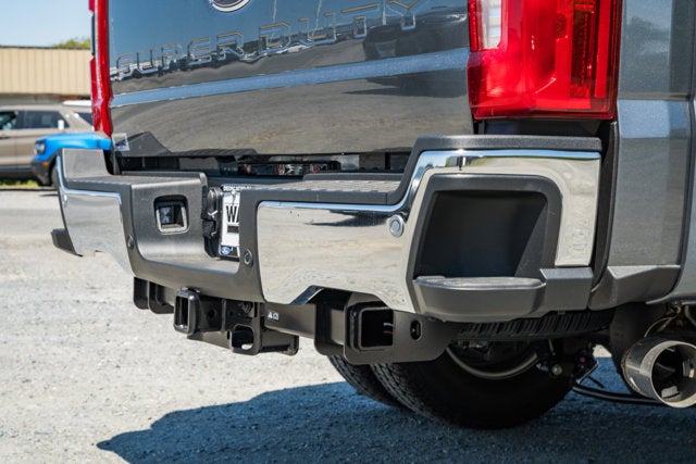 2026 Ford Super Duty F-350 DRW LARIAT
