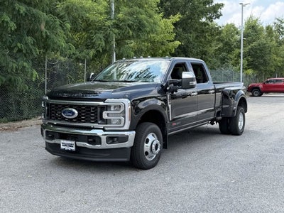2026 Ford Super Duty F-350 DRW LARIAT