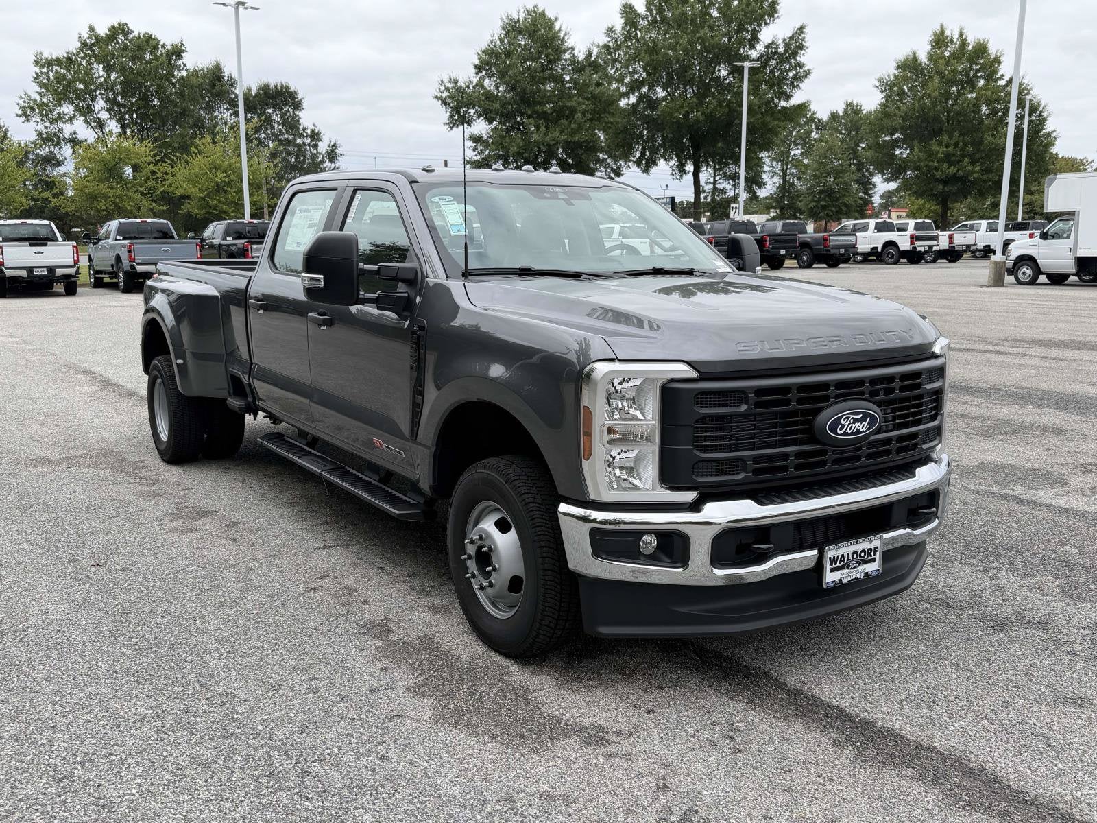 2027 Ford Super Duty F-350 DRW XL