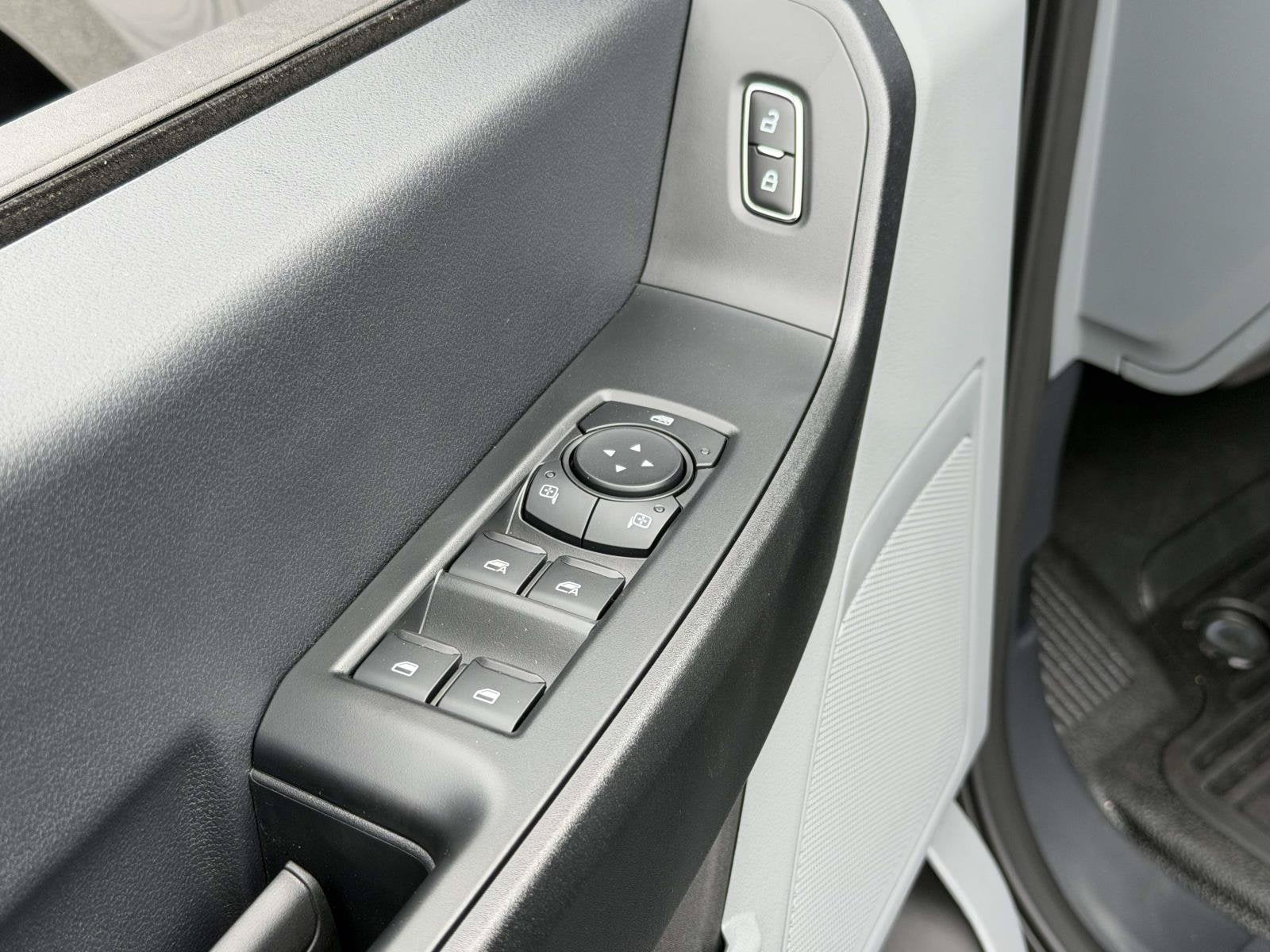 2027 Ford Super Duty F-350 DRW XL