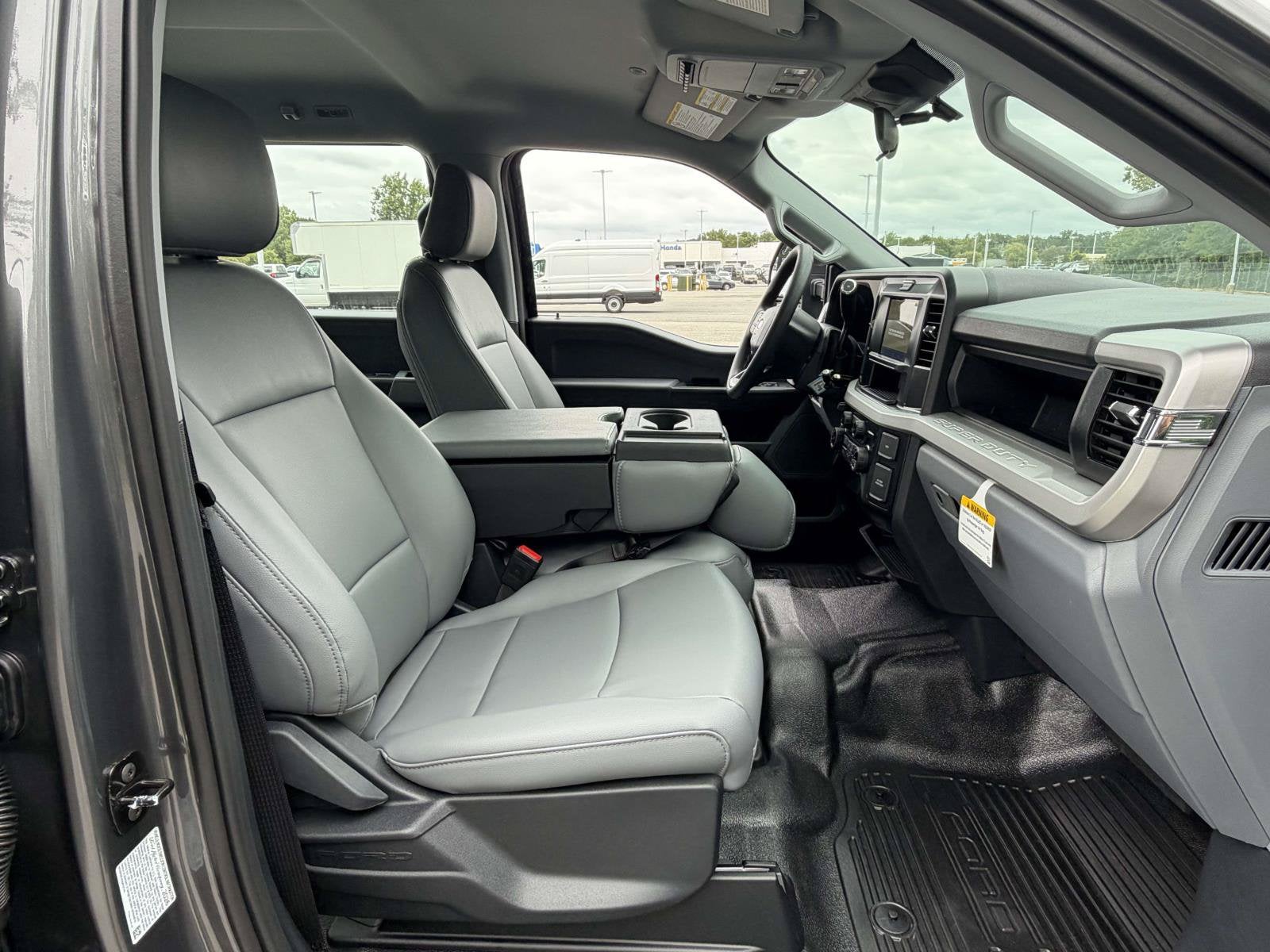 2027 Ford Super Duty F-350 DRW XL