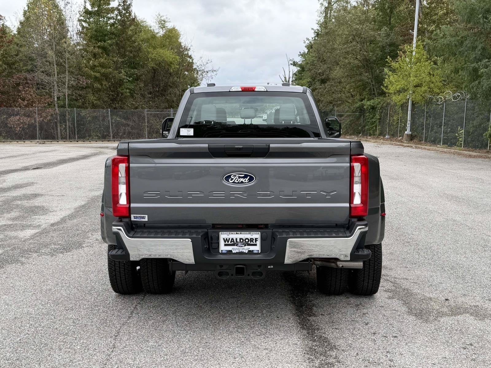 2027 Ford Super Duty F-350 DRW XL
