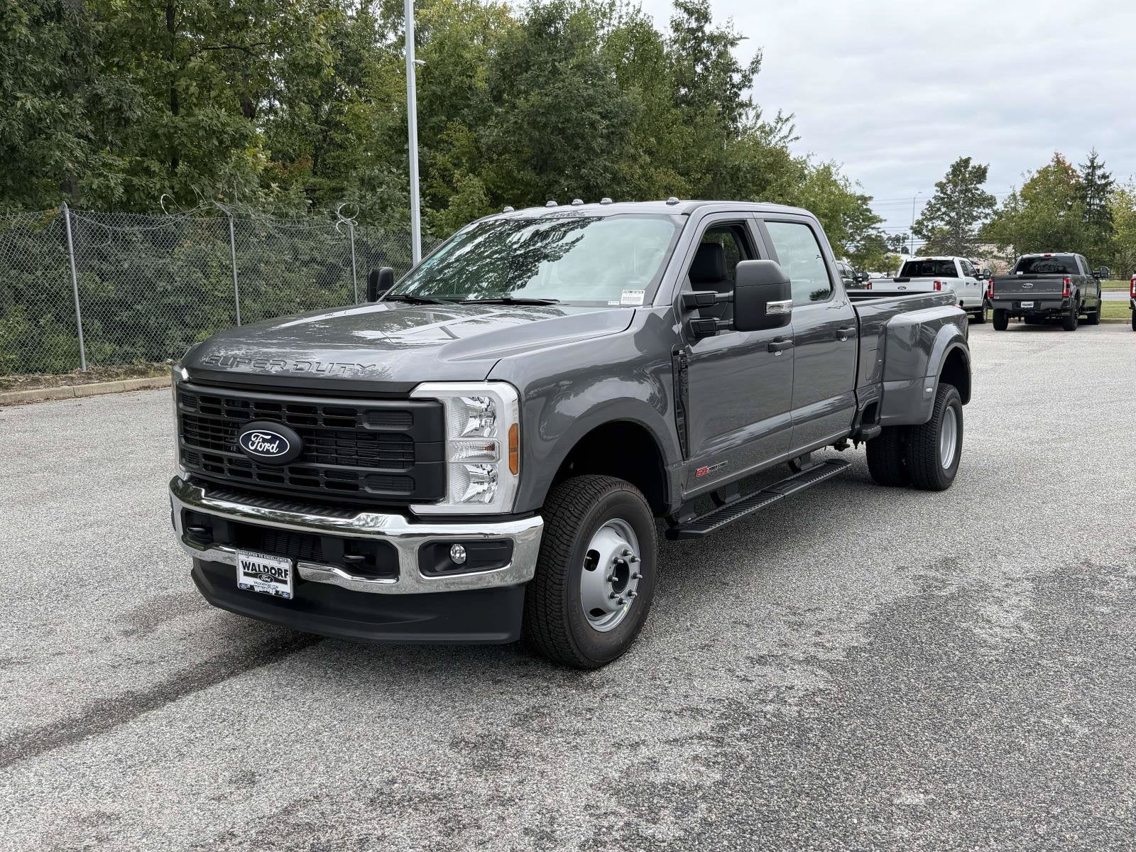 2027 Ford Super Duty F-350 DRW XL