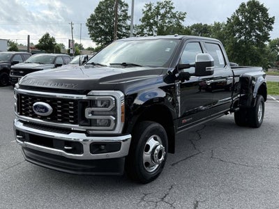 2023 Ford Super Duty F-350 DRW LARIAT