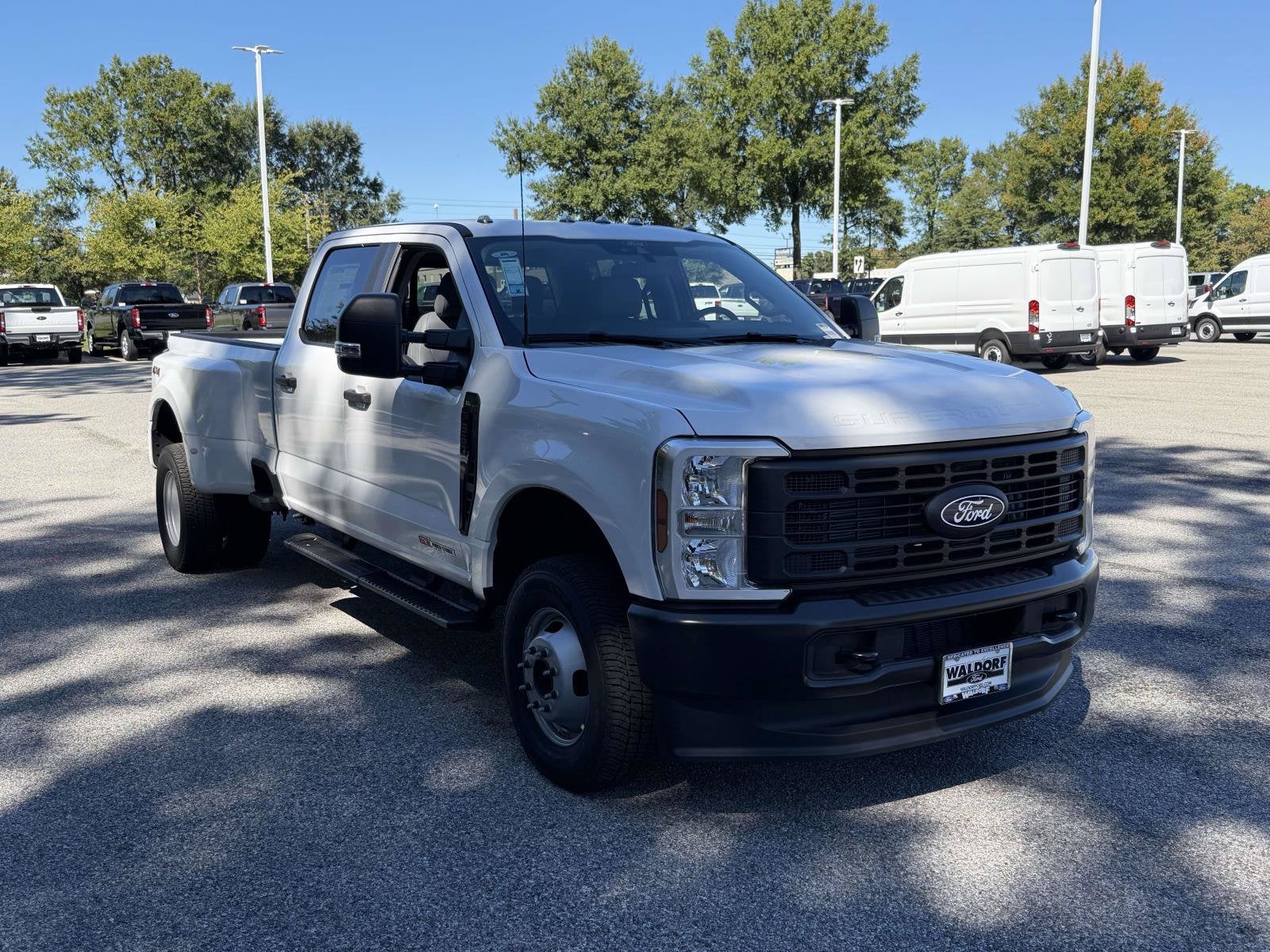 2027 Ford Super Duty F-350 DRW XL