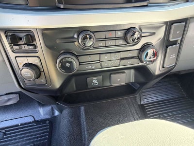 2027 Ford Super Duty F-350 DRW XL
