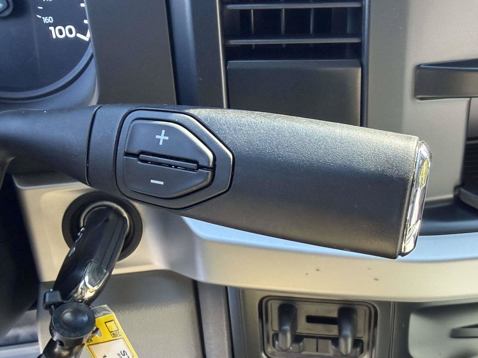 2027 Ford Super Duty F-350 DRW XL