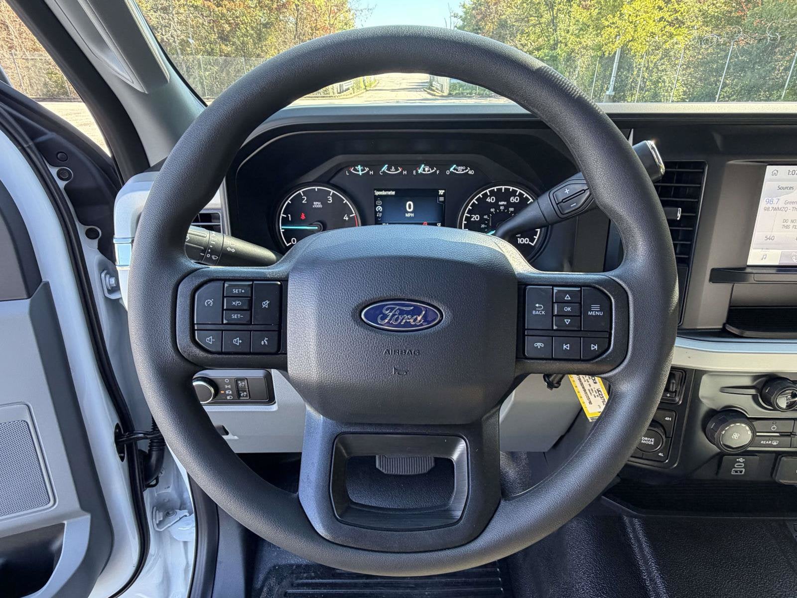 2027 Ford Super Duty F-350 DRW XL