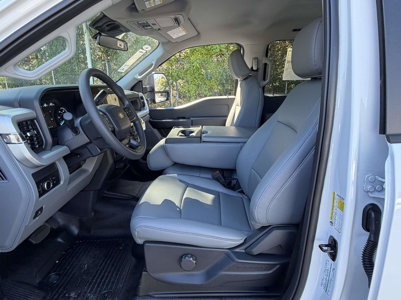 2027 Ford Super Duty F-350 DRW XL