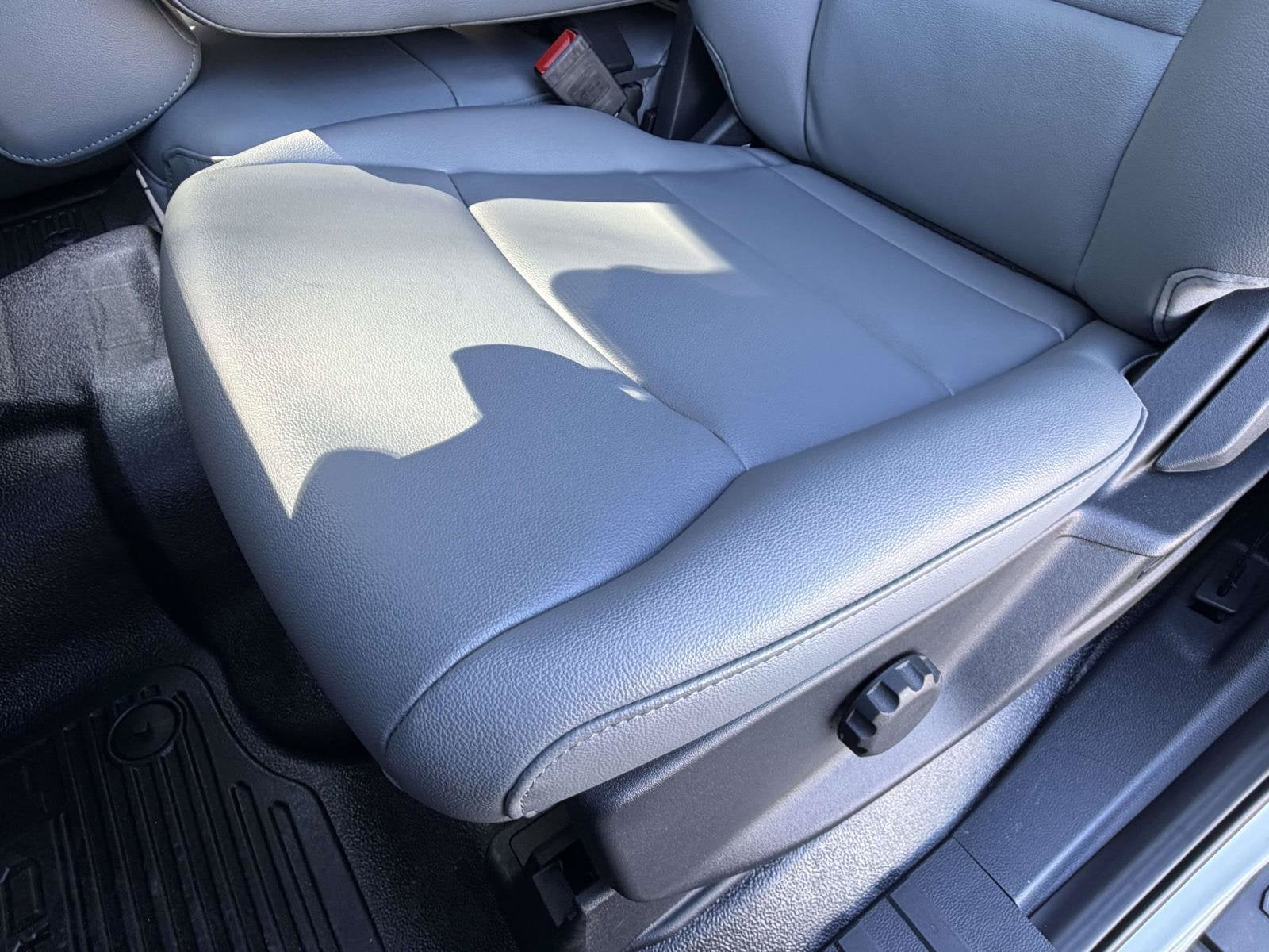 2027 Ford Super Duty F-350 DRW XL
