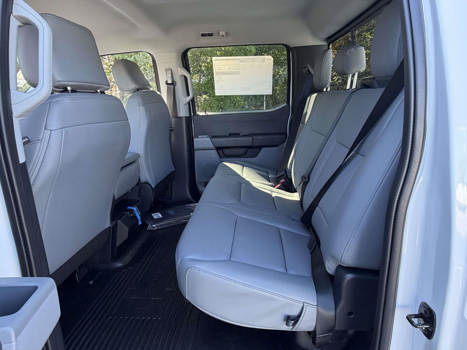 2027 Ford Super Duty F-350 DRW XL