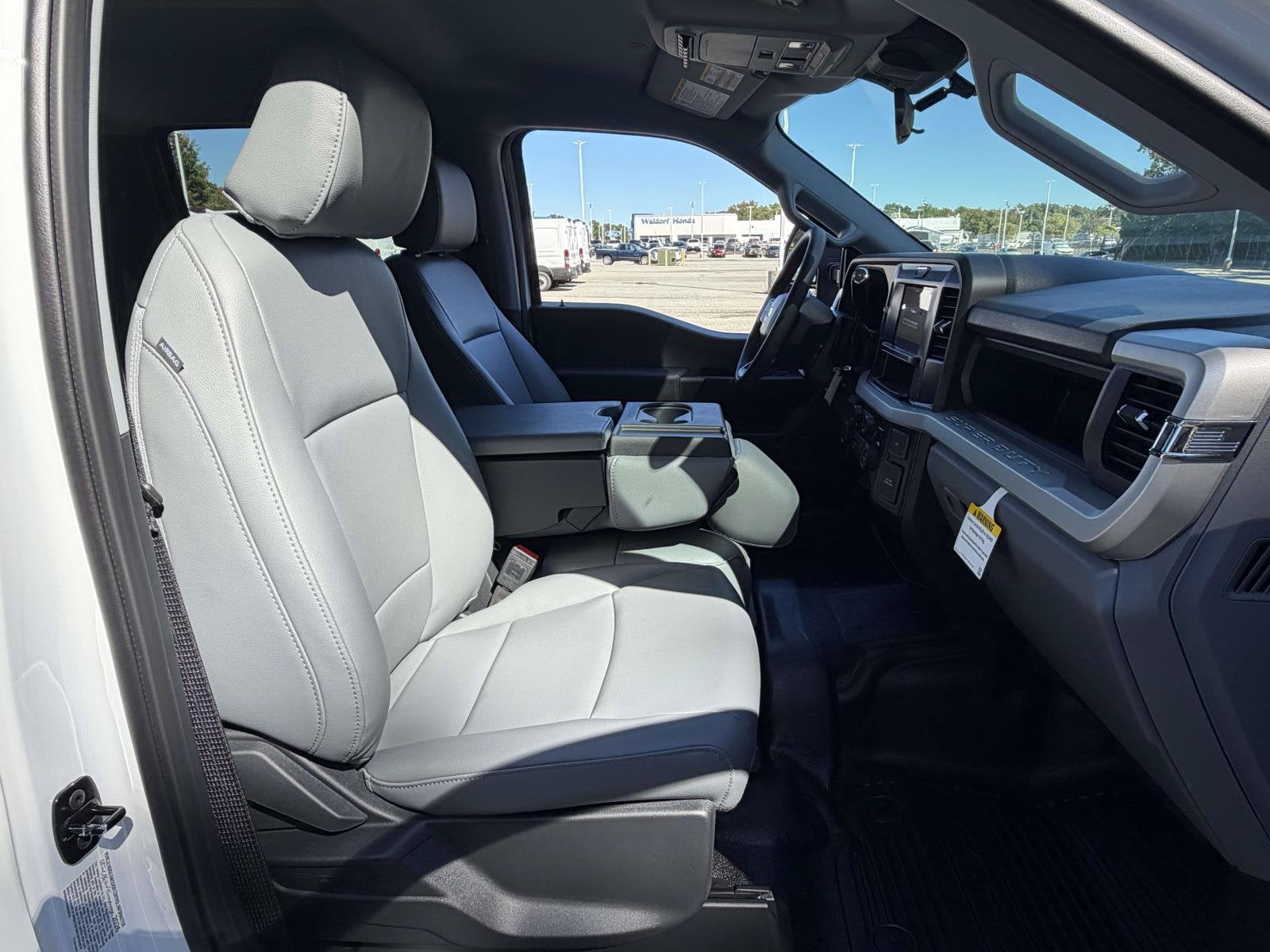 2027 Ford Super Duty F-350 DRW XL