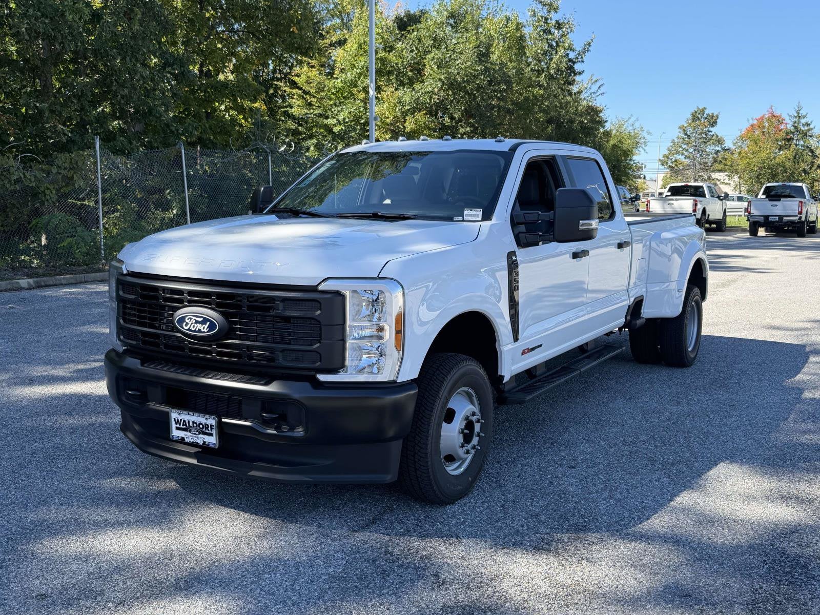 2027 Ford Super Duty F-350 DRW XL